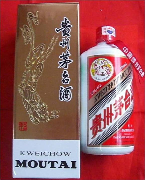 高中低端白酒價格輪番瘋漲 成本上漲論疑為謊言 高中低端白酒價格輪番瘋漲 成本上漲論疑為謊言